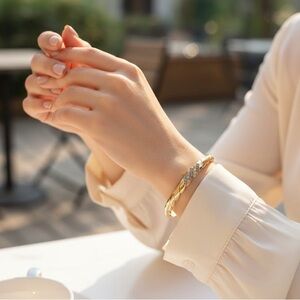 Vintage Gold Tone Twisted Bangle Blue Rhinestone Statement Bracelet